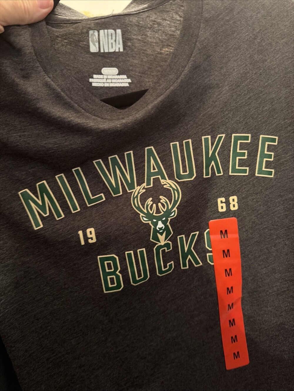 Milwaukee Bucks Crew Neck T-shirt New With Tags, Size Medium